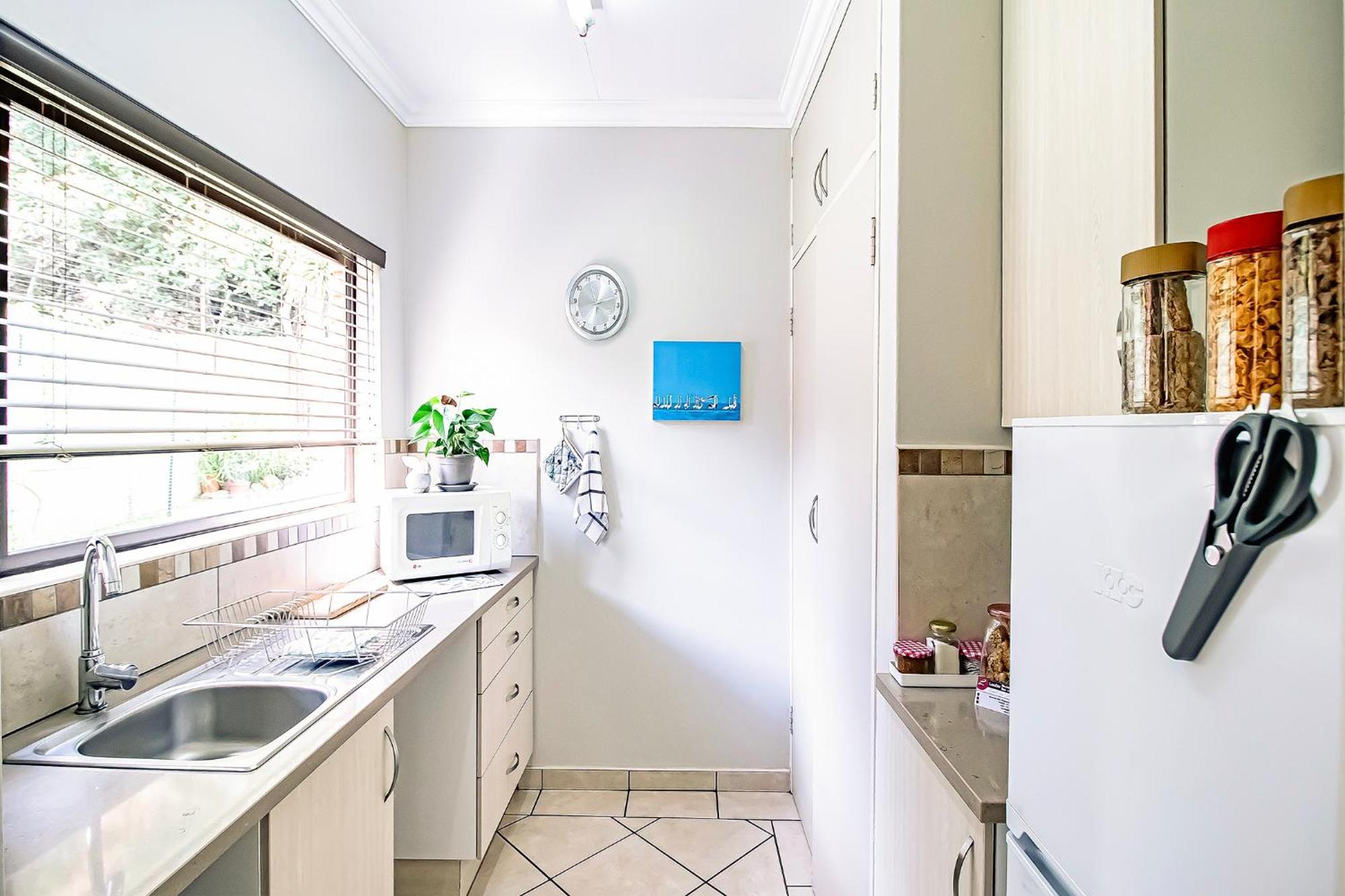 Leozet Self Catering Apartment Преторія Екстер'єр фото