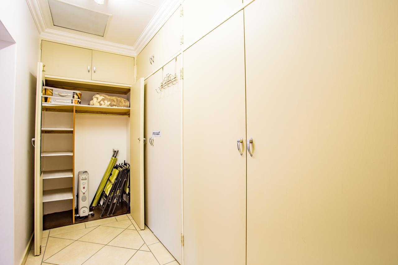 Leozet Self Catering Apartment Преторія Екстер'єр фото