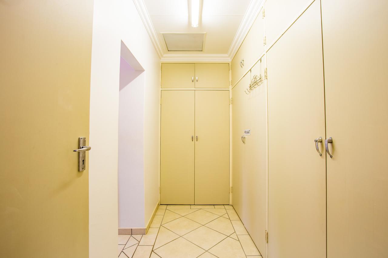 Leozet Self Catering Apartment Преторія Екстер'єр фото